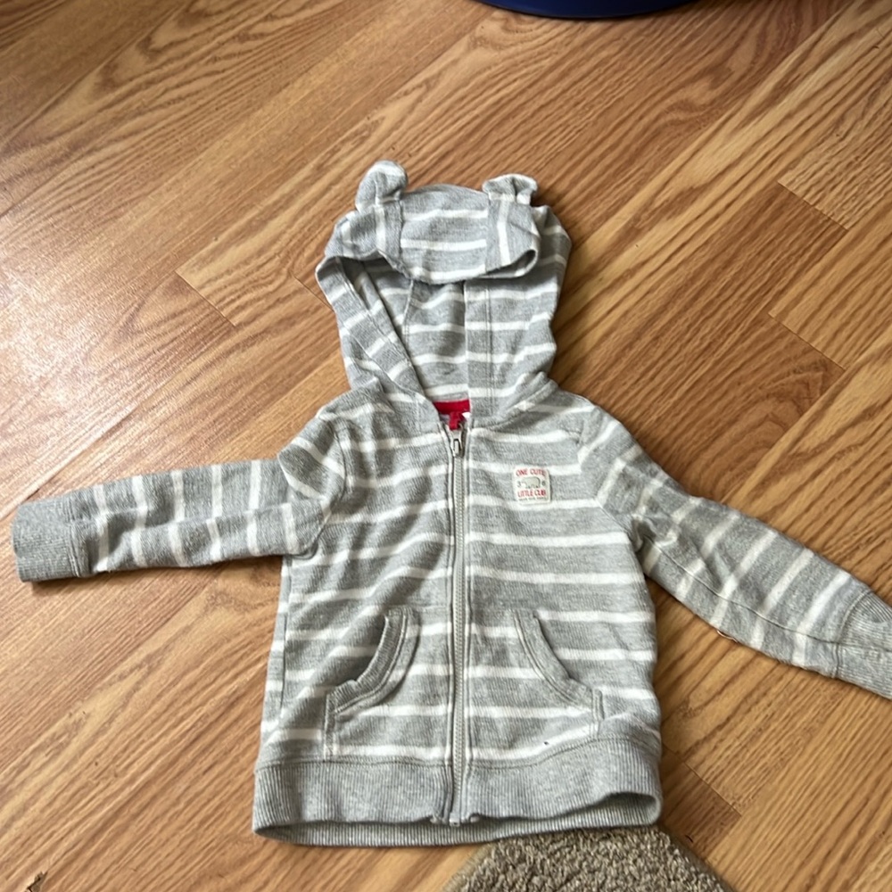 Carter’s 12 month bear cub hoodie
